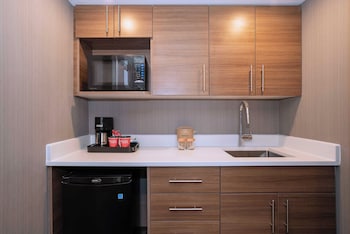 Standard Room, 1 King Bed, Kitchenette