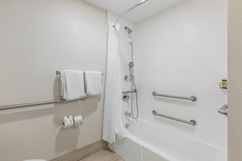 Standard Room, 2 Queen Beds, Accessible, Bathtub