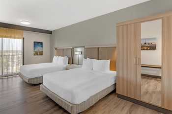 Standard Room, 2 Queen Beds, Accessible, Bathtub