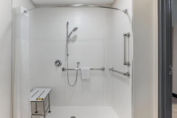 Standard Room, 2 Queen Beds, Accessible, Non Smoking