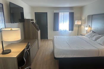 Room, 1 King Bed, Non Smoking
