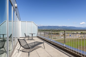 Junior Suite, 1 King Bed, Terrace (Deluxe)