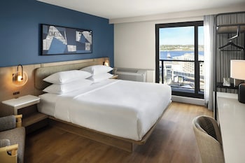 Guest Room 1 King, Harbour View