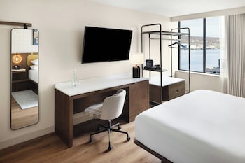 Premium Room, 1 King Bed