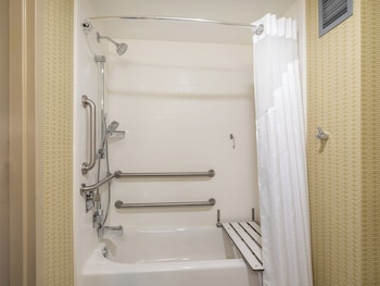 Standard Room, 2 Queen Beds, Accessible (Mobility Tub)