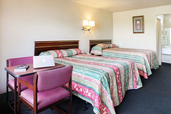 Basic Quadruple Room, 2 Double Beds - Non Smoking