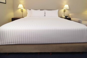 Room, 1 King Bed, Non Smoking (Spacious Room)