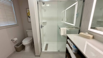 2 Queen Beds, Pet Friendly, Exterior Building