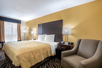 Basic Room, 1 King Bed, Non Smoking