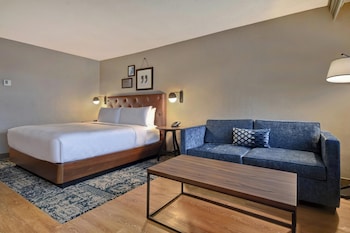 Deluxe Room, 1 King Bed with Sofa bed