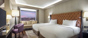 Executive Suite, 1 King Bed (Lounge Access)