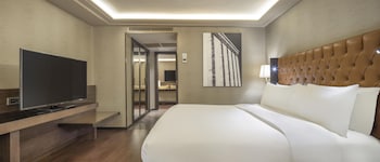 Suite, 1 Double Bed (CAPITAL)