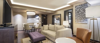 Suite, 1 Double Bed (CAPITAL)