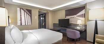 Executive Room, 1 King Bed (Deluxe)