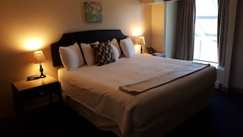 One Bedroom Suite (No pets allowed)