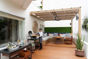 Garden View Corner Suite