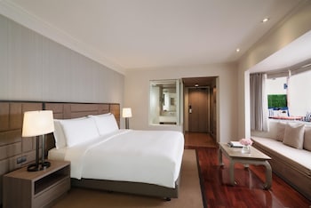 Garden View Corner Suite
