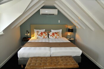 Suite, 2 Twin Beds, Non Smoking (with Sofabed)