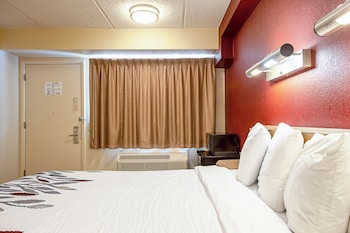 Standard Room, 1 King Bed (Smoke Free)