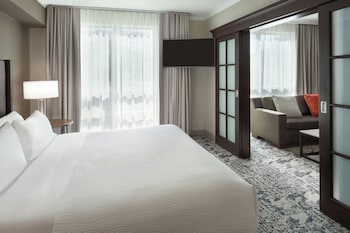 Suite, 1 Bedroom, Roll-in Shower