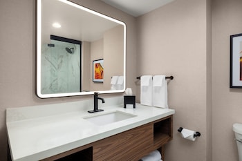 Suite, 2 Double Beds (Hearing)