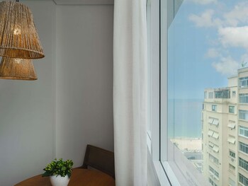 Deluxe Room, 1 King Bed