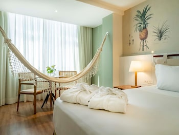Premium Room, 1 King Bed, Sea View (Executive)