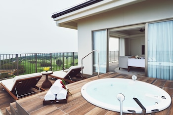 Club Suite, 2 Bedrooms (Club Wing, Club Benefits)