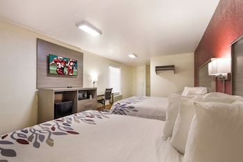 Deluxe Room, 2 Queen Beds, Non Smoking