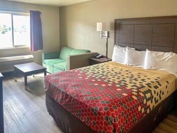 Suite, 1 Queen Bed with Sofa bed, Non Smoking