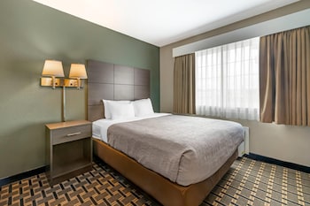 Room, 1 Queen Bed with Sofa bed, Accessible