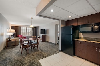 Suite, 1 King Bed, Non Smoking, Kitchen (Extended Stay)