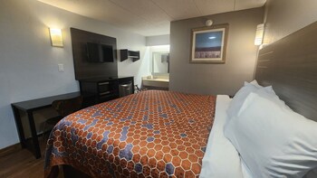 Room, 1 King Bed, Smoking (Refrigerator & Microwave)