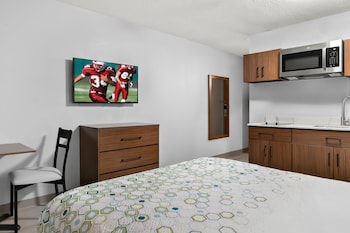 Studio, 1 Queen Bed, Non Smoking