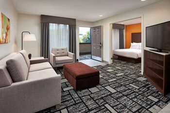 Suite, 2 Queen Beds, Accessible, Bathtub