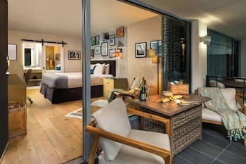 Room, 1 King Bed, Non Smoking, Patio