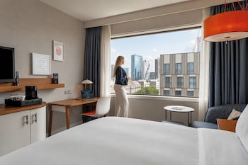 Executive Room, 1 King Bed, City View
