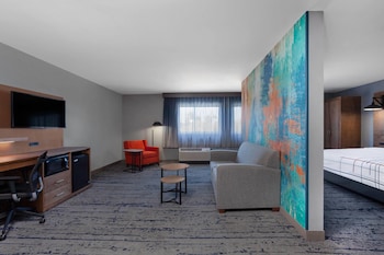 Suite, 1 King Bed, Non Smoking