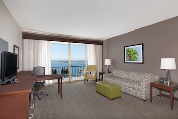 Premium Suite, 1 King Bed, Non Smoking, Bay View (Parlor)