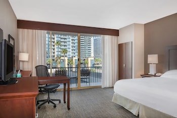 Deluxe Room, 1 King Bed