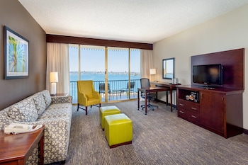 Premium Suite, 1 King Bed, Non Smoking, Bay View (Parlor)
