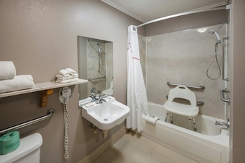 Deluxe Room, 2 Queen Beds, Accessible, Non Smoking