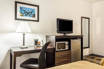 Standard Room, 2 Queen Beds, Smoking
