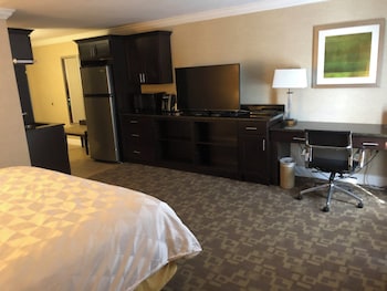 Suite, 1 King Bed (Soaking Tub)