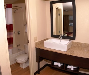 Standard Room, 1 King Bed, Accessible (Smoke Free)