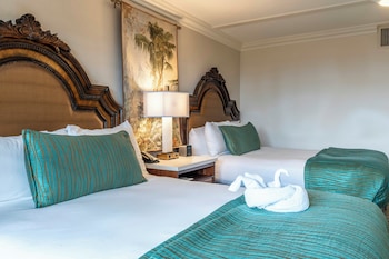 Standard Suite, 2 Queen Beds
