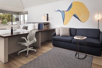 Standard Room, 1 King Bed, Ocean View