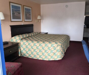 Standard Room, 1 King Bed, Smoking