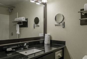 Deluxe Room, 1 King Bed