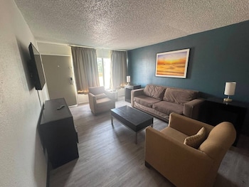 Premium Room, 1 King Bed, Jetted Tub